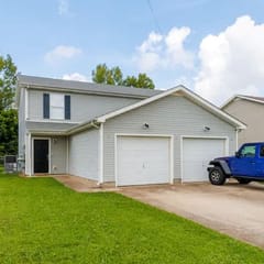 Fort Campbell Retreat, Garage and Sleeps 4