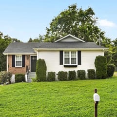 Nashville Area 3BR Home with Yard and Workspace