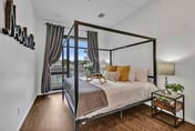 Modern Condo Near Gulch & Broadway, King and Pool