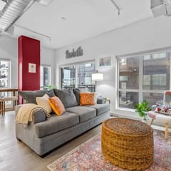 SoBro Corner Retreat | Balcony + Walk to Broadway