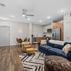 Rustic 1BR Walk to Gulch & Broadway