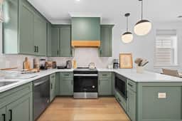 Music City Home Base | Office + 98" TV | 30+ Days - Image 5
