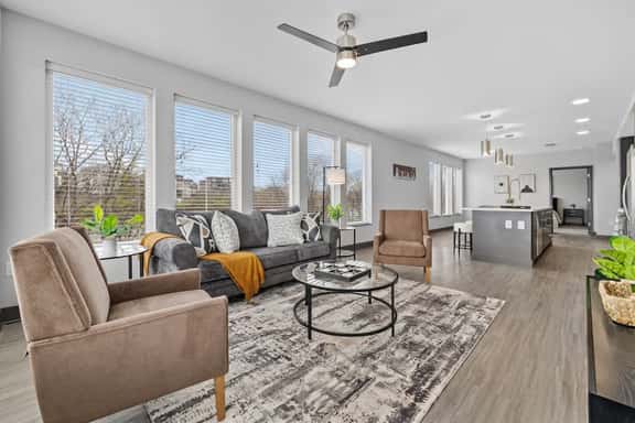 Luxury 2BR Skyline Views Near Broadway - Image 1