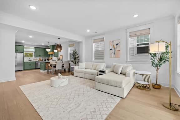 Music City Home Base | Office + 98" TV | 30+ Days - Image 1