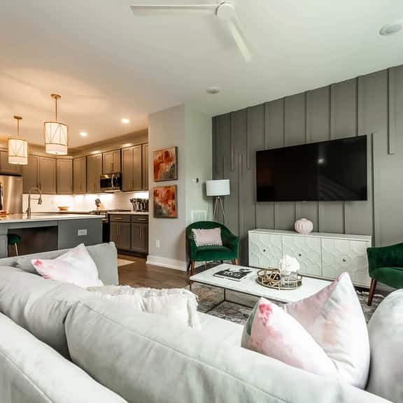 East Nashville Social House | Sleeps 10 + Deck - Image 1