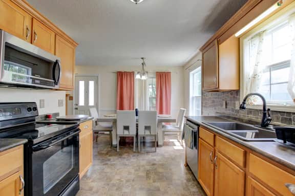Cozy Family Retreat Near Fort Campbell, Sleeps 8