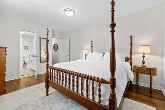 633 Debbie
