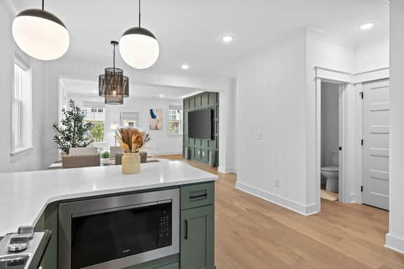 Music City Home Base | Office + 98" TV | 30+ Days - Image 4
